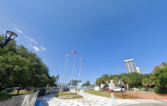 700 Juveniles Cause Disturbance in Jacksonville's Southbank, One Arrested with Firearm