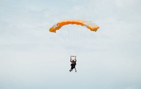 85-Year-Old Charlotte Moszczenski Skydives in Tribute to Late Paratrooper Husband in St. Louis