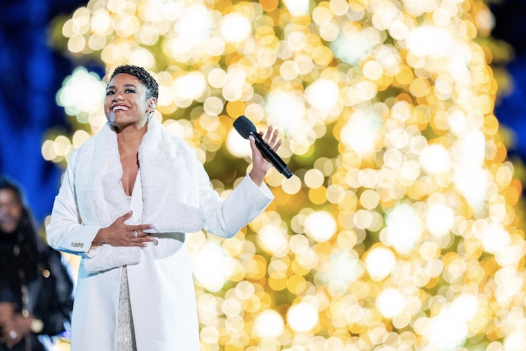 "A Chorus Line" Celebrates 50 Years with Gala Featuring Ariana DeBose and Broadway Legends at Shubert Theatre