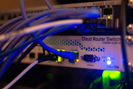 Arizona Boosts Statewide Broadband Connectivity with Landmark Dark Fiber Deal Along I-17