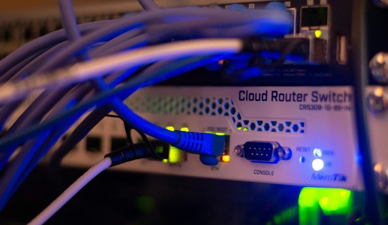 Arizona Boosts Statewide Broadband Connectivity with Landmark Dark Fiber Deal Along I-17