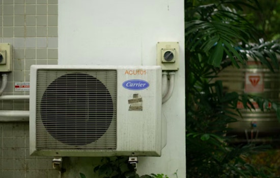Arizona Heat Wave Crisis Seniors Suffer as Air Conditioning Fails in El Mirage and Phoenix