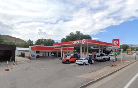 Armed Robbery at Lyons Convenience Store Leaves Suspect At Large, Boulder County Sheriff's Office Investigates