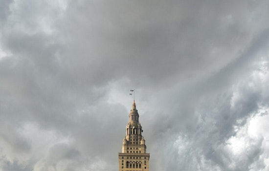 Braces for Unpredictable Weekend Weather: NWS Warns of Showers and Storms in Southern Great Lakes Region
