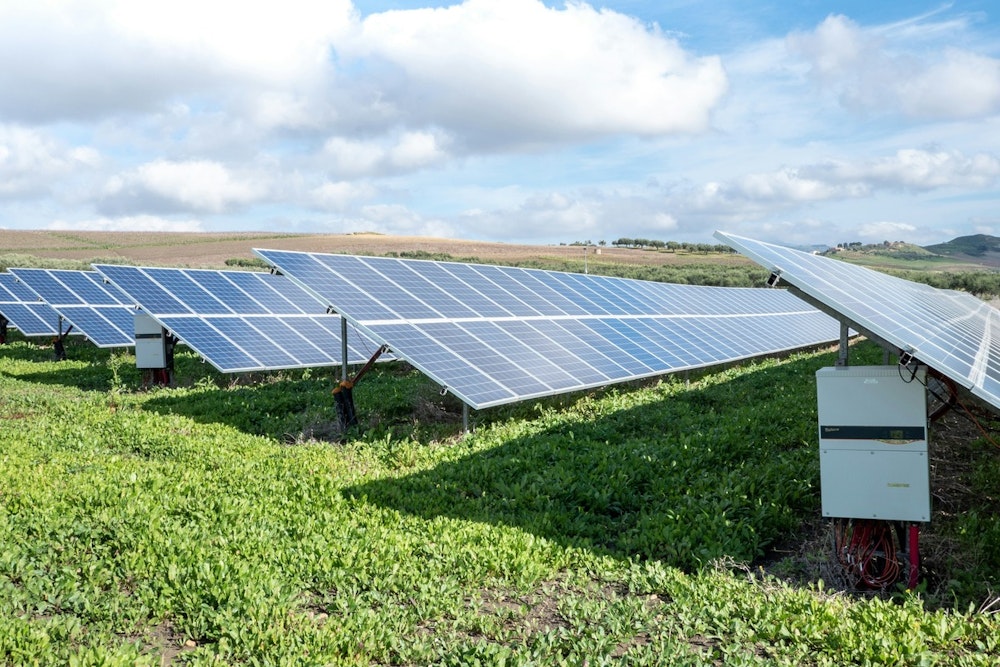 California Sets Global Benchmark with 67% Clean Energy Usage, Largest Economy to Achieve Feat