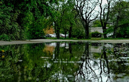 Chicago Engulfed by Flash Floods: Torrential Rains Submerge Roads, Prompt Water Rescues Across the City