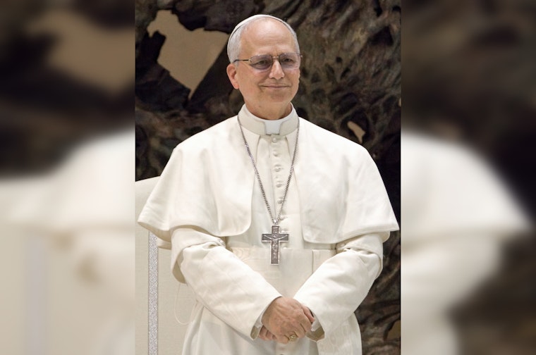 Chicago Family Gifts "Da Pope" T-Shirt to Pope Leo XIV, Celebrating Shared Chicago Roots