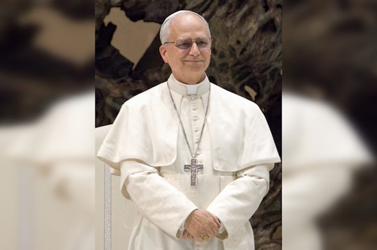 Chicago Family Gifts "Da Pope" T-Shirt to Pope Leo XIV, Celebrating Shared Chicago Roots