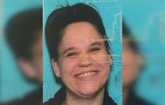 Chicago Police and Community Seek Help to Find Missing Woman Kelly Hynes-Lambert