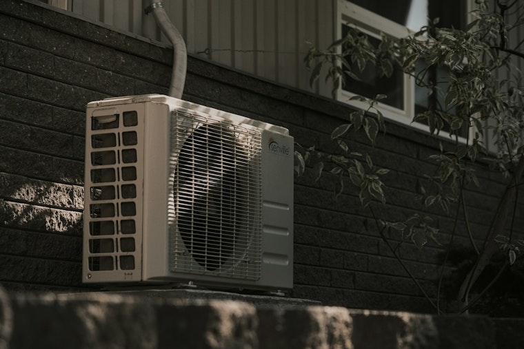 Clackamas County Opens Cooling Centers Amidst Soaring Temperatures; Offers Heat Safety Tips for Residents