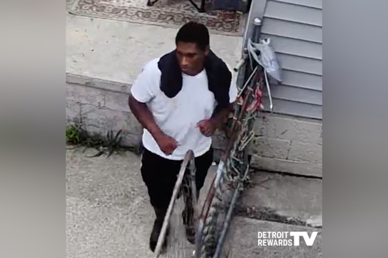 Detroit Police Seek Public's Help to Identify Suspect in Fatal Stabbing of Elderly Man on City's East Side
