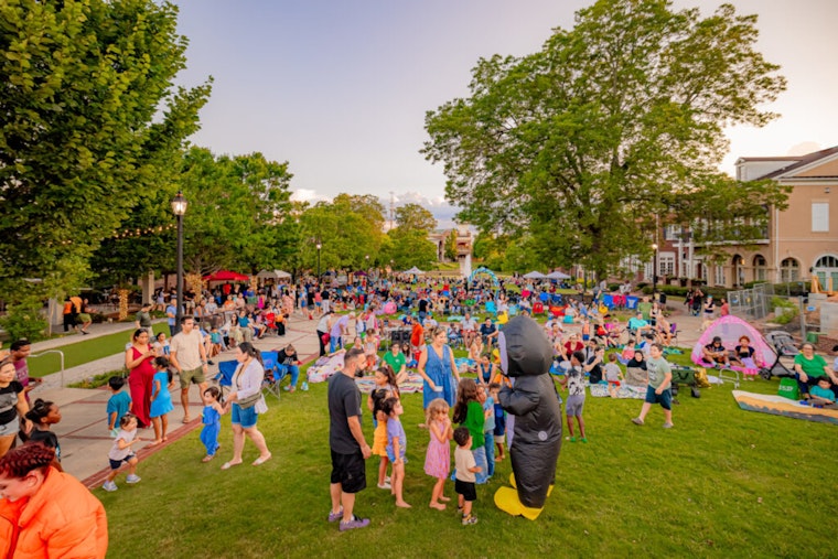 Downtown Duluth Buzzes with Excitement as Flicks on the Bricks and Live & Loud Fridays Draw Community Together