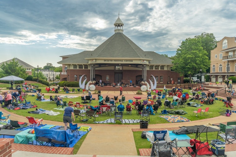 Downtown Duluth Rocks Out at Tom Petty Tribute Concert with The Sundogs and Local Talent