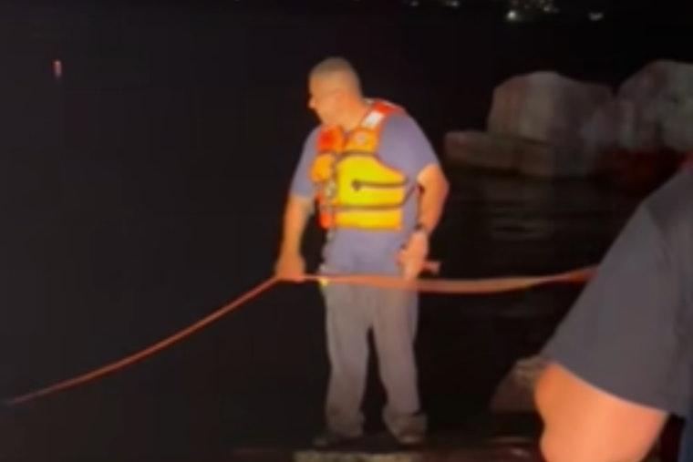 VIDEO: False Alarm at Edgewater Beach, No Drowning Victims Found as Cleveland Fire Crews Conduct Thorough Search