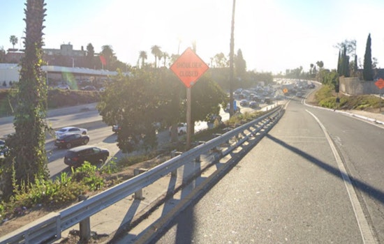 Firefighters Quickly Douse Grass Fire Along 101 Freeway in East Hollywood
