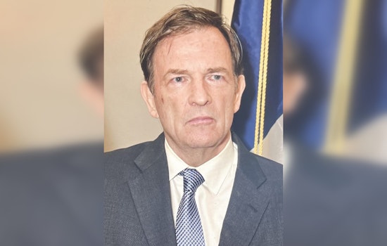 Former NYPD Commissioner Tom Donlon Sues Mayor Adams for $10M, Alleging Defamation Over Mental Fitness Claims