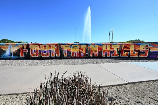 Fountain Hills Unveils New "Greeting Card" Mural by Artist Laura Thurbon at Veteran's Memorial