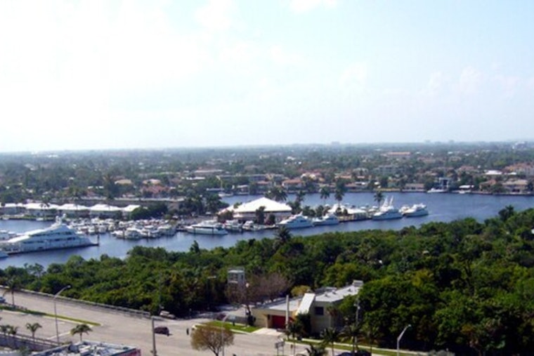 Four Hospitalized, Including One with Serious Injuries, Following Boat Capsizing on Fort Lauderdale's Intracoastal Waterway