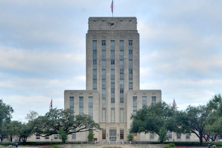 Houston City Council Considers Ordinance Requiring Nightclubs to Post Dress Codes Amid Discrimination Concerns
