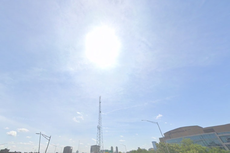 Indianapolis Braces for Sunny, Sweltering Weekend with Thunderstorms on the Horizon