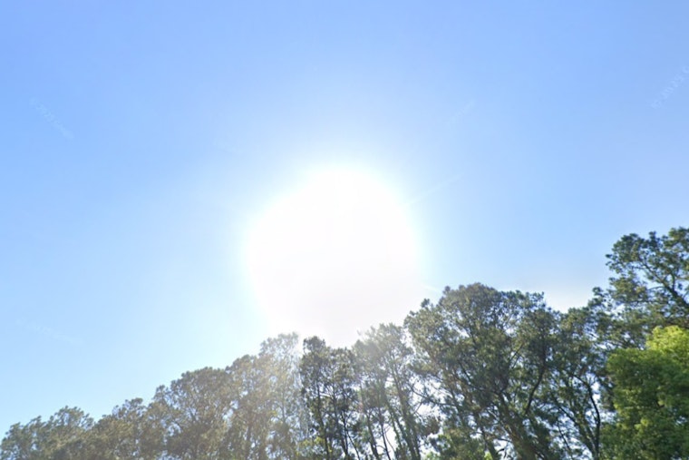 Jacksonville Braces for a Week of Sunshine and Storms, Meteorologists Predict Mixed Weather Conditions