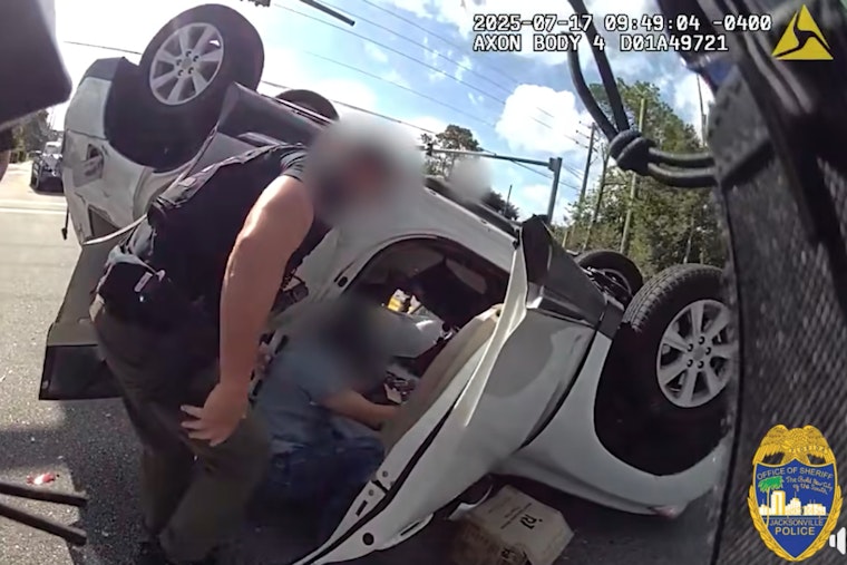 Jacksonville Detectives Rescue Couple from Overturned SUV While on Duty
