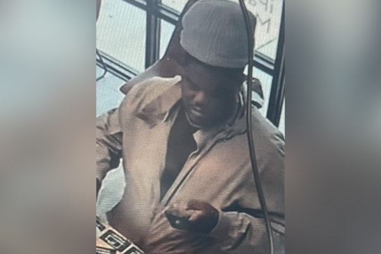 Jacksonville Sheriff's Office Appeals for Tips in Beach Boulevard Phone Store Theft