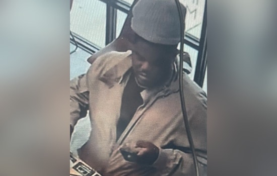 Jacksonville Sheriff's Office Appeals for Tips in Beach Boulevard Phone Store Theft