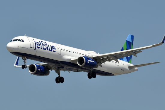 JetBlue Flight Exits Taxiway at Orlando Airport, Passengers Safe After Delayed Departure