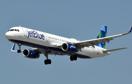 JetBlue Flight Exits Taxiway at Orlando Airport, Passengers Safe After Delayed Departure