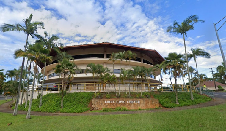 Kansas Woman Injured While Kayaking in Kaua'i Rescued in Joint Operation at Kalalau Beach
