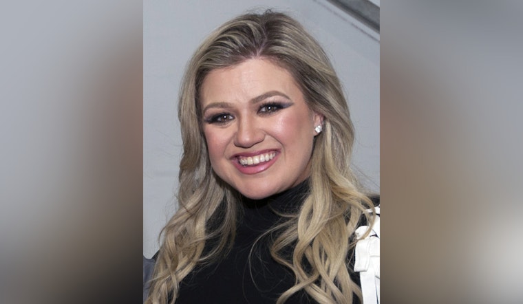 Kelly Clarkson Delays Las Vegas Residency Debut at Caesars Palace Due to Health Concerns