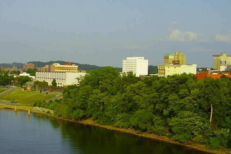 Knoxville's $60M Pedestrian Bridge Project Advances Despite Federal Spending Cuts