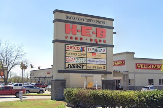 League City Police Hunt for Suspects Following Smash-and-Grab Jewelry Heist at HEB Supermarket