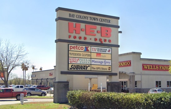 League City Police Hunt for Suspects Following Smash-and-Grab Jewelry Heist at HEB Supermarket