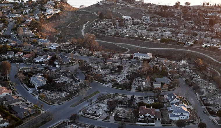 Los Angeles City Council Unanimously Votes to Restrict 'Disaster Tours' in Wildfire-Affected Palisades