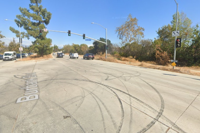 Los Angeles Firefighters Swiftly Contain Sepulveda Basin Blazes, Traffic on Burbank Boulevard Resumes
