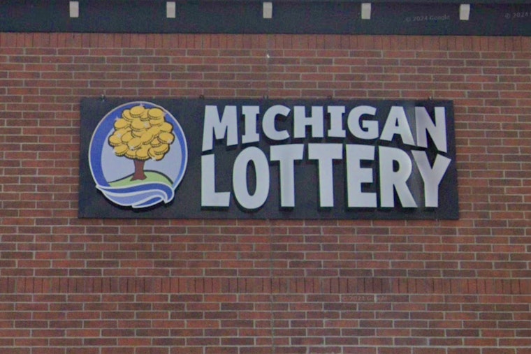 Macomb County Woman Strikes Gold with $1 Million Michigan Lottery Win from Kroger Ticket