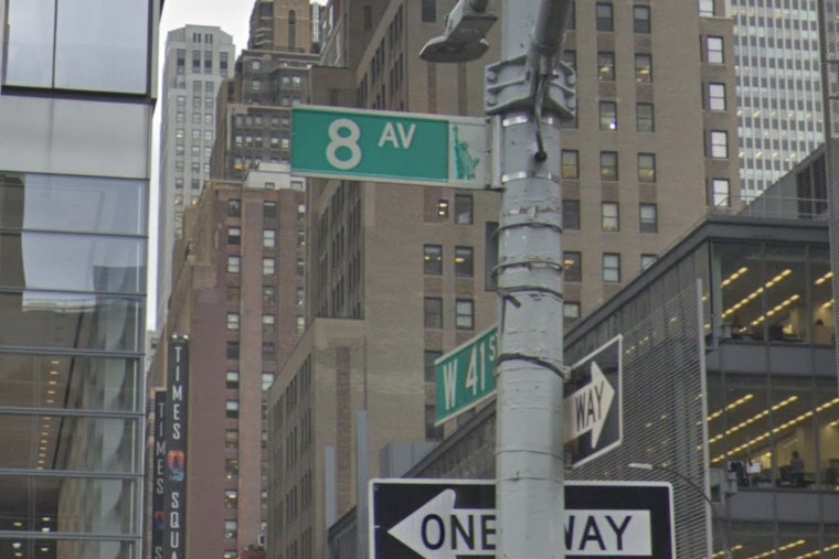 Man Stabbed in Daylight Altercation Near New York's Port Authority as Suspect Remains at Large