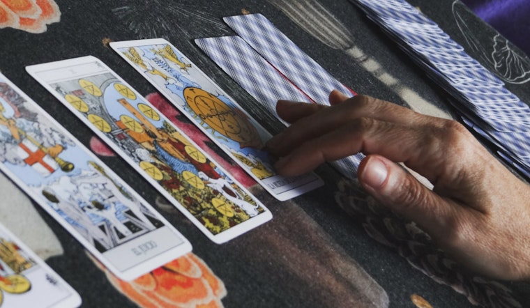 Manhattan Fortune Teller Charged with Grand Larceny for Swindling $87K from Hotel Room Cleaner