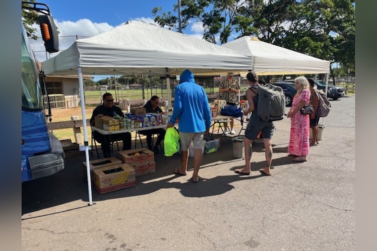 Maui Police Department's Mobile Unit Offers Essential Services to Kihei's Houseless Community