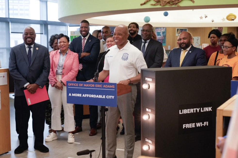 Mayor Eric Adams Launches "Liberty Link" to Provide Free Internet in Affordable Housing in Bronx and Upper Manhattan