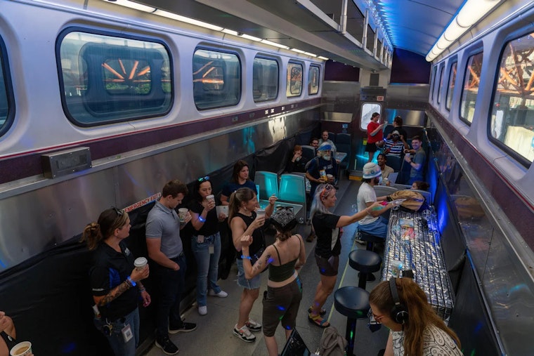 Metra Considers Reviving Café Cars on Chicago Trains Amid Mixed Commuter Reactions