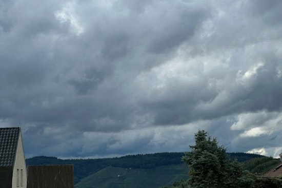 Minneapolis Braces for Changeable Weather: Showers, Thunderstorms, and Severe Storm Risk Ahead