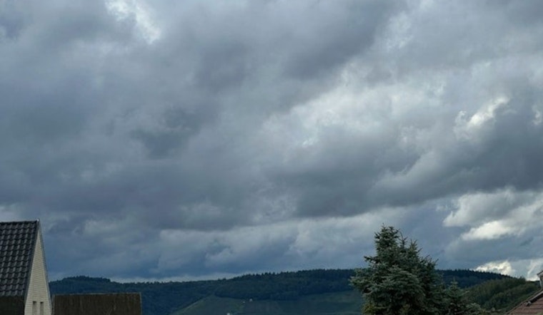Minneapolis Braces for Changeable Weather: Showers, Thunderstorms, and Severe Storm Risk Ahead