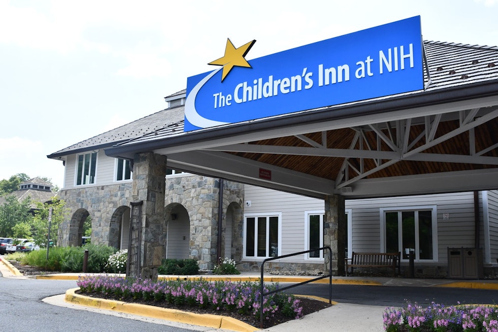 Montgomery County Spreads Cheer with Christmas in July Event at The Children's Inn at NIH