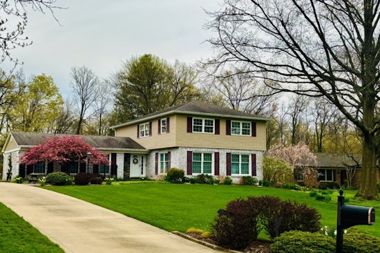 Montgomery Residents Todd and Colleen Valli Clinch Spring 2025 Seasons of Beauty Award for Lush Landscape