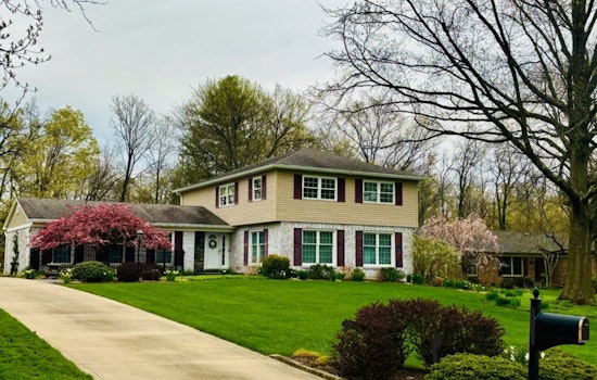 Montgomery Residents Todd and Colleen Valli Clinch Spring 2025 Seasons of Beauty Award for Lush Landscape