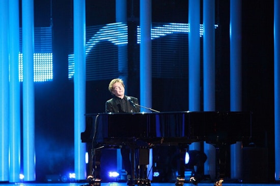 Music Legend Barry Manilow Awards Utah Teacher with $10,000 at Maverik Center Concert