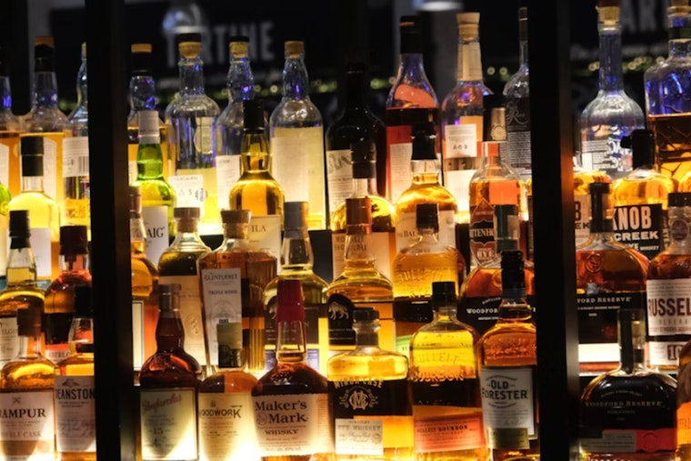 New Hampshire Embraces Public Drinking with New Social Districts Law Set to Kick Off in September